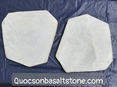 Đá basalt bước chân cưa thô